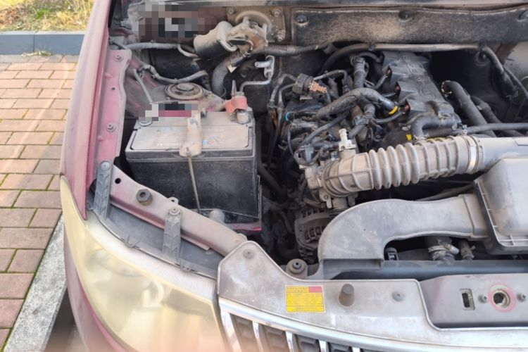 Used Wuling Hongguang 2010 1.4L Comfort Version Engine Bay Right