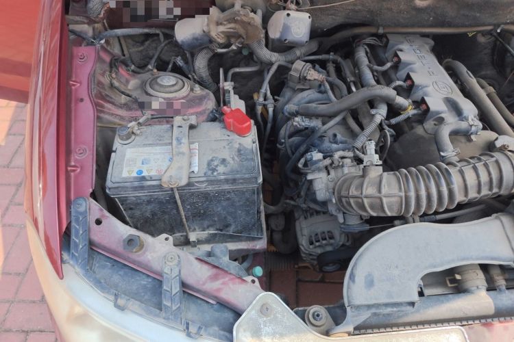 Used Wuling Hongguang 2010 1.4L Comfort Version Engine Bay Right