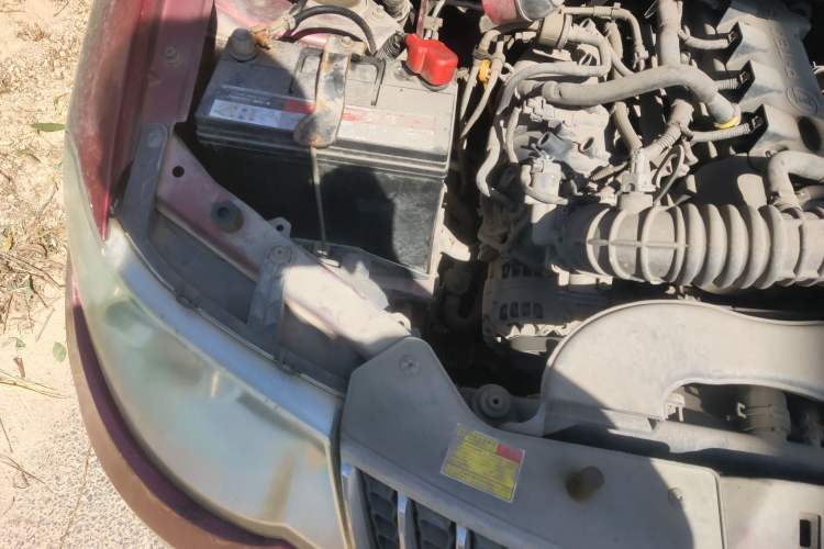 Used Wuling Hongguang 2010 1.4L Standard Version Engine Bay Right