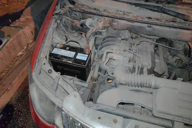 Used Wuling Hongguang 2010 1.2L Practical Version China IV Engine Bay Right