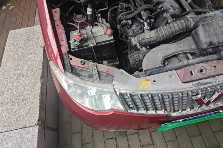 Used Wuling Hongguang 2010 1.4L Luxury Model Engine Bay Right