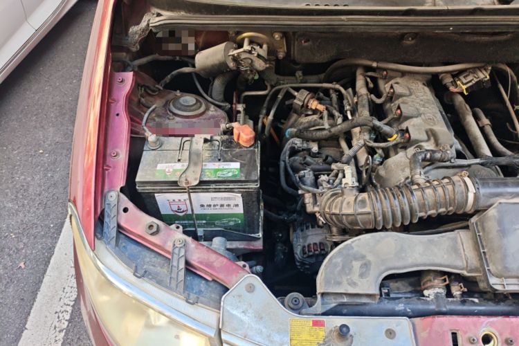 Used Wuling Hongguang 2010 1.4L Comfort Version Engine Bay Right