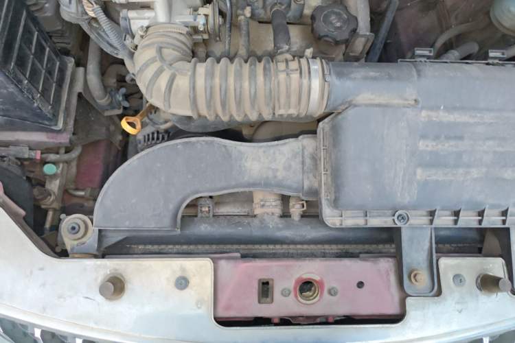 Used Wuling Hongguang 2010 1.2L Base Version China IV Standard Engine Bay