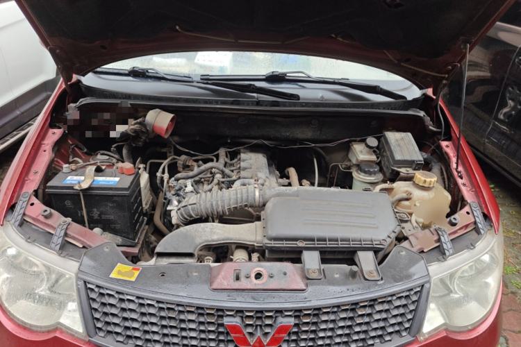 Used Wuling Hongguang 2010 1.4L Comfort Version Engine Bay