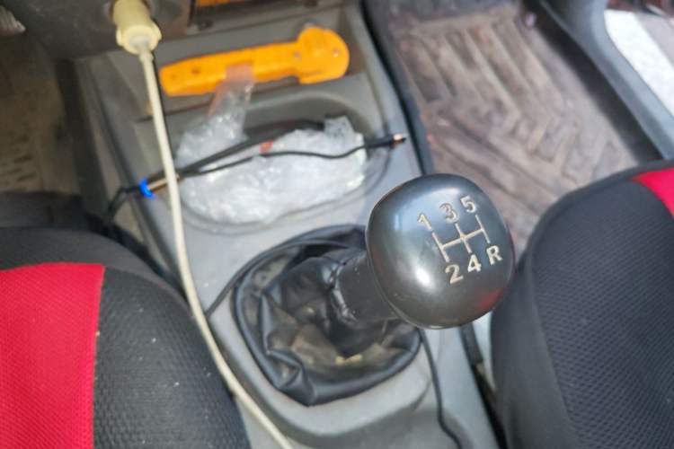 Used Wuling Hongguang 2010 1.2L Base Version China IV Standard Gear Lever