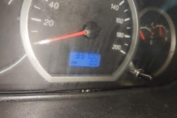 Used Wuling Hongguang 2010 1.4L Luxury Model Odometer Close Up