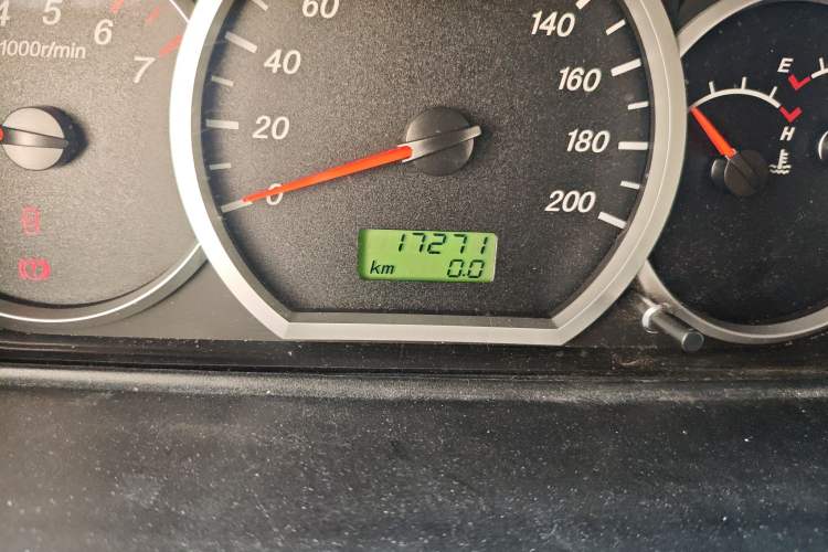 Used Wuling Hongguang 2010 1.4L Comfort Version Odometer Close Up