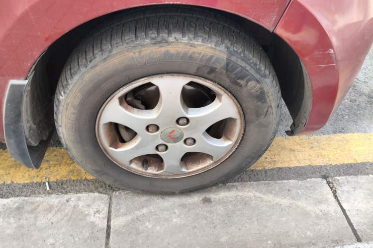 Used Wuling Hongguang 2010 1.4L Comfort Version Right Front Wheel Hub