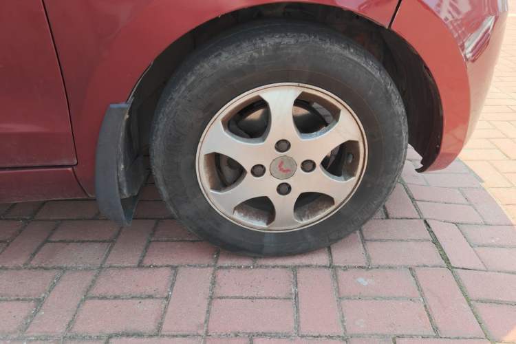 Used Wuling Hongguang 2010 1.4L Comfort Version Right Front Wheel Hub