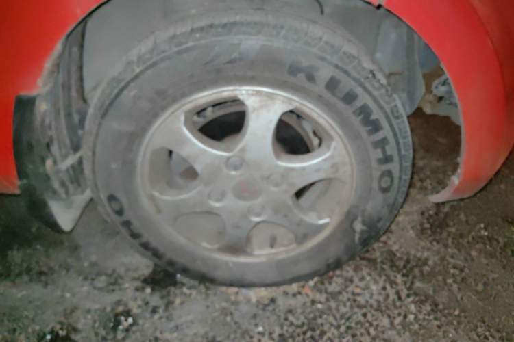 Used Wuling Hongguang 2010 1.2L Practical Version China IV Right Front Wheel Hub