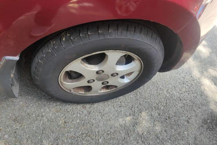 Used Wuling Hongguang 2010 1.4L Comfort Version Right Front Wheel Hub