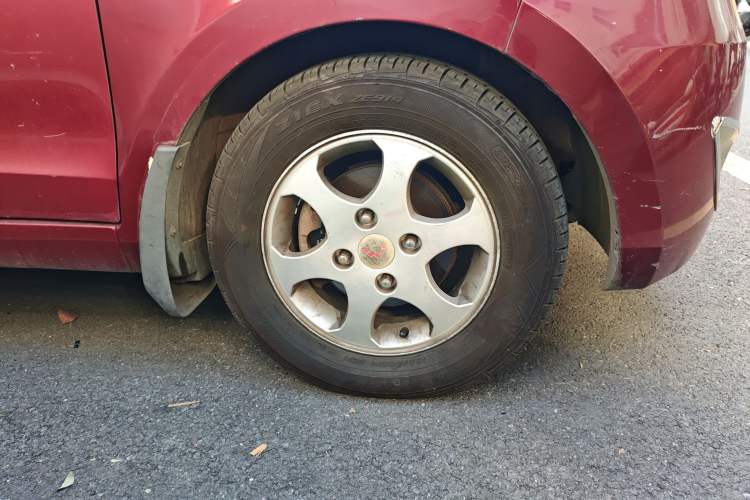 Used Wuling Hongguang 2010 1.4L Comfort Version Right Front Wheel Hub