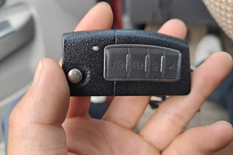 Used Wuling Hongguang 2010 1.2L Base Version China IV Standard Vehicle Key