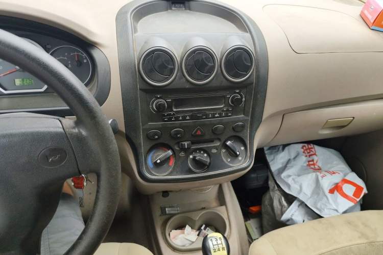 Used Wuling Hongguang 2010 1.2L Standard Version China IV Audio And AC Panel