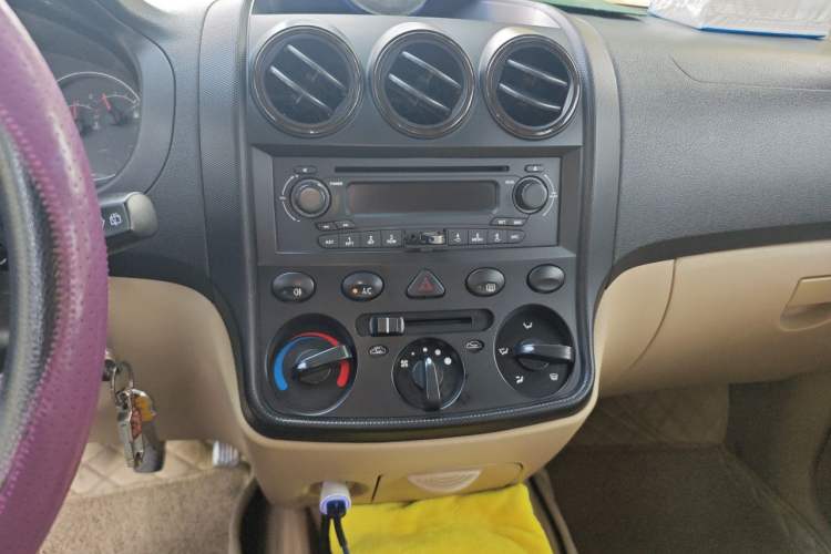 Used Wuling Hongguang 2010 1.4L Luxury Model Audio And AC Panel