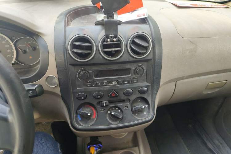 Used Wuling Hongguang 2010 1.2L Practical Version China IV Audio And AC Panel