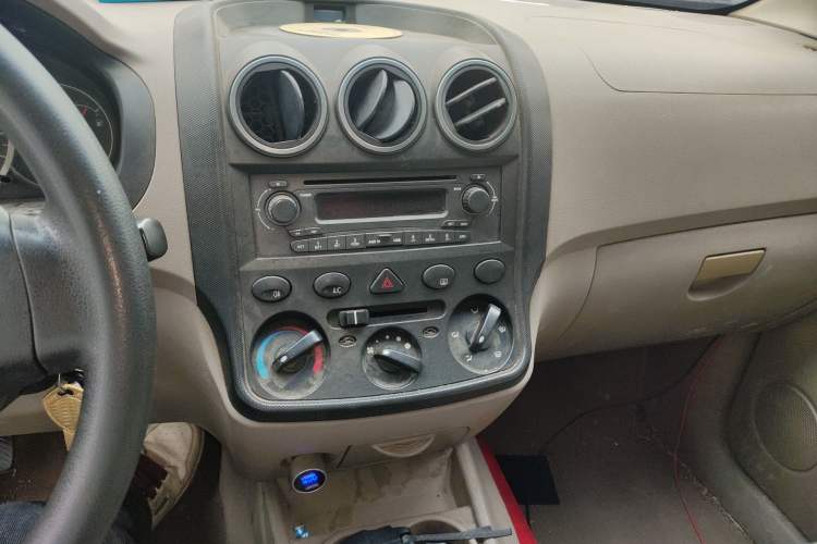 Used Wuling Hongguang 2010 1.2L Comfort Edition China IV Audio And AC Panel