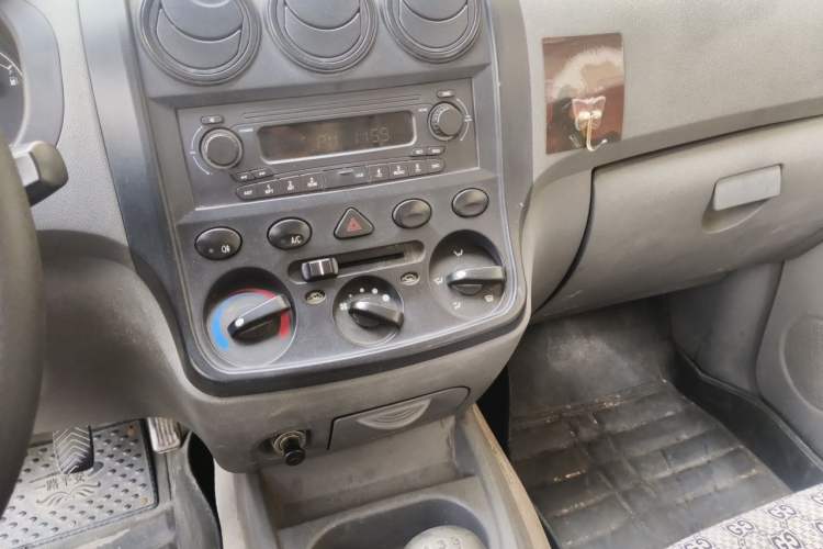 Used Wuling Hongguang 2010 1.2L Base Version China IV Standard Audio And AC Panel