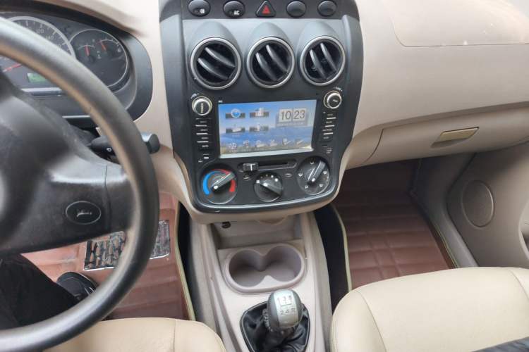 Used Wuling Hongguang 2010 1.2L Standard Version China IV Audio And AC Panel