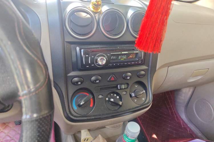 Used Wuling Hongguang 2010 1.4L Standard Version Audio And AC Panel