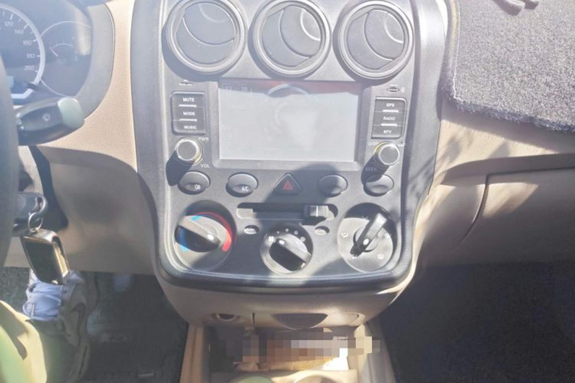 Used Wuling Hongguang 2010 1.4L Standard Version Audio And AC Panel