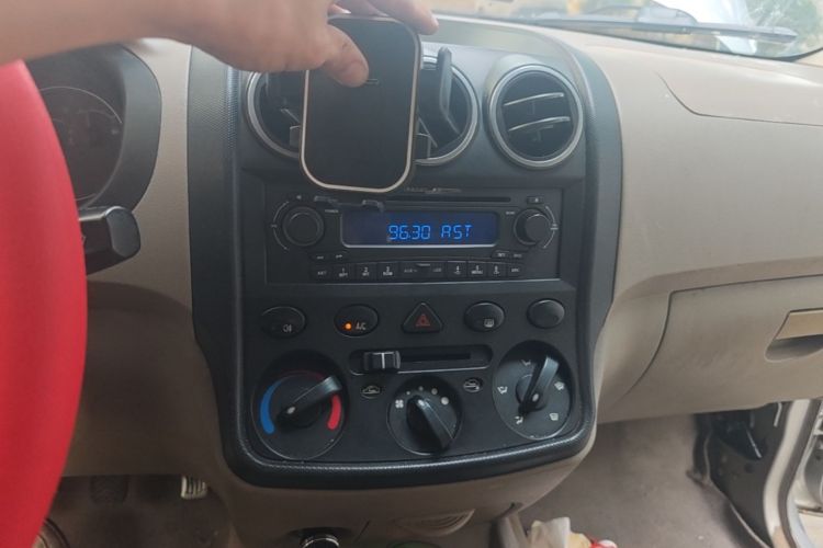 Used Wuling Hongguang 2010 1.2L Comfort Edition China IV Audio And AC Panel