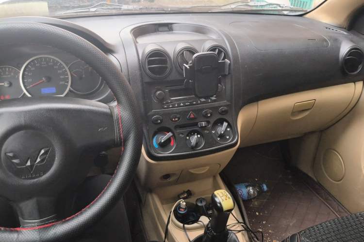 Used Wuling Hongguang 2010 1.4L Luxury Model Audio And AC Panel