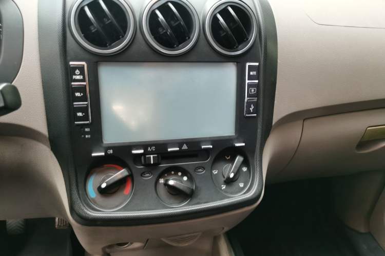 Used Wuling Hongguang 2010 1.4L Standard Version Audio And AC Panel