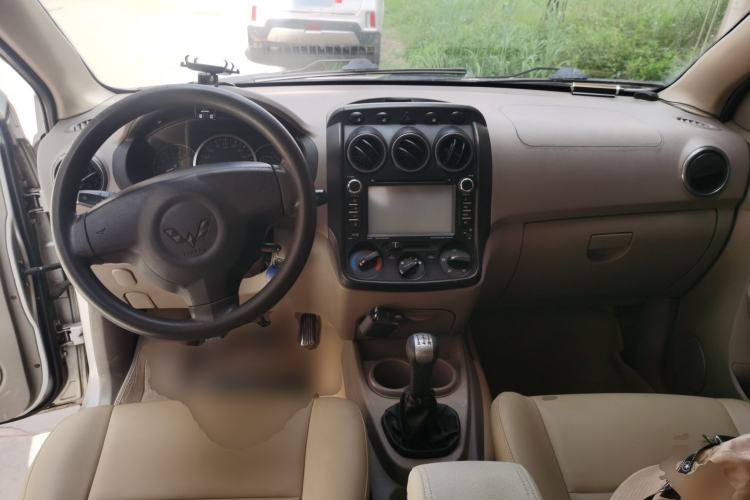 Used Wuling Hongguang 2010 1.4L Comfort Version Center Console