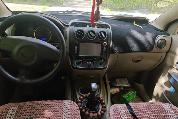 Used Wuling Hongguang 2010 1.4L Comfort Version Center Console