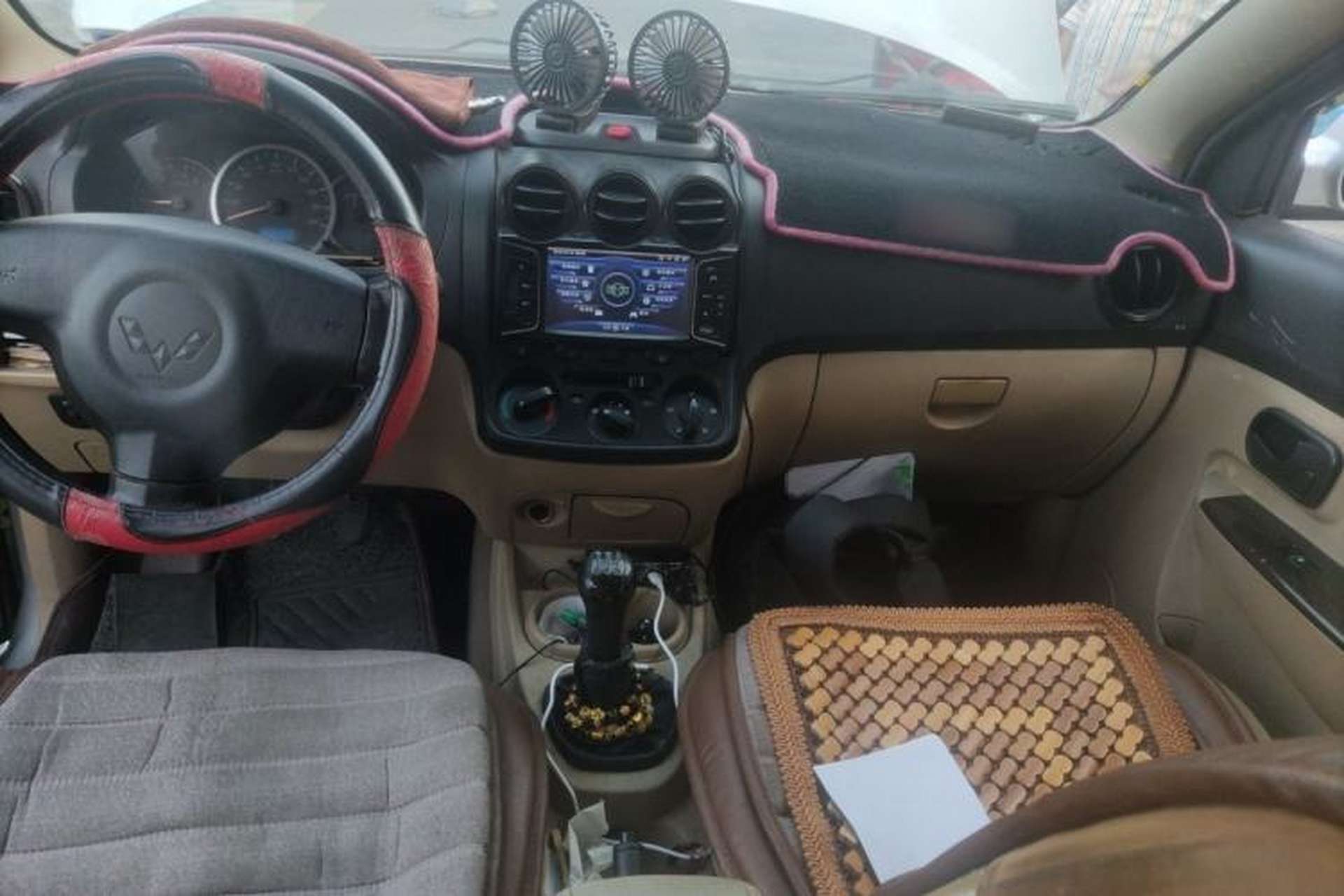 Used Wuling Hongguang 2010 1.4L Luxury Model Center Console