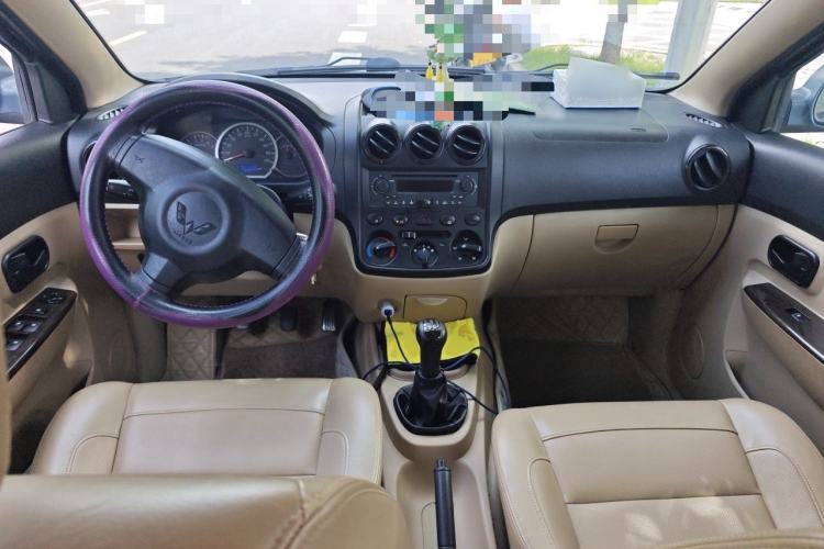 Used Wuling Hongguang 2010 1.4L Luxury Model Center Console