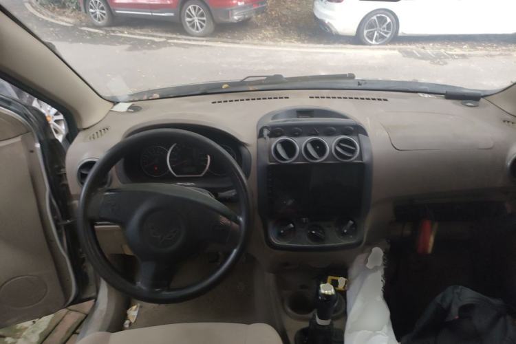 Used Wuling Hongguang 2010 1.2L Standard Version China IV Center Console