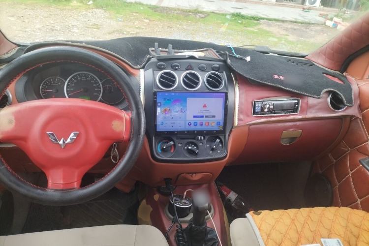 Used Wuling Hongguang 2010 1.4L Standard Version Center Console