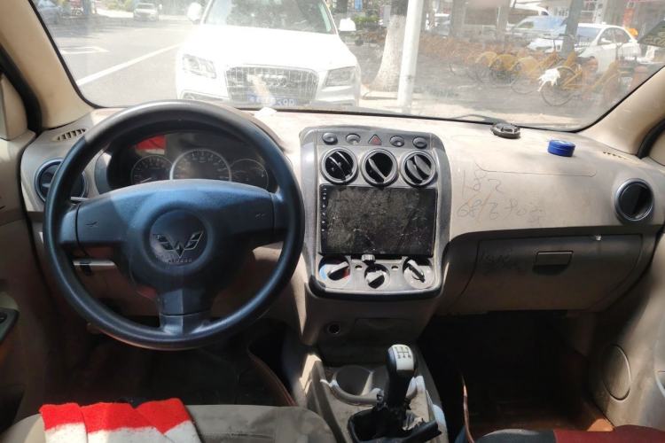 Used Wuling Hongguang 2010 1.4L Comfort Version Center Console