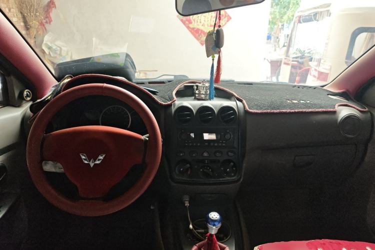 Used Wuling Hongguang 2010 1.2L Base Version China IV Standard Center Console