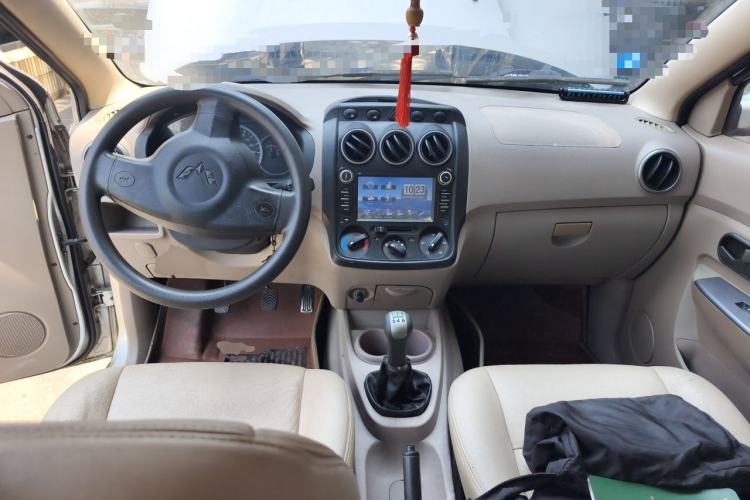 Used Wuling Hongguang 2010 1.2L Standard Version China IV Center Console