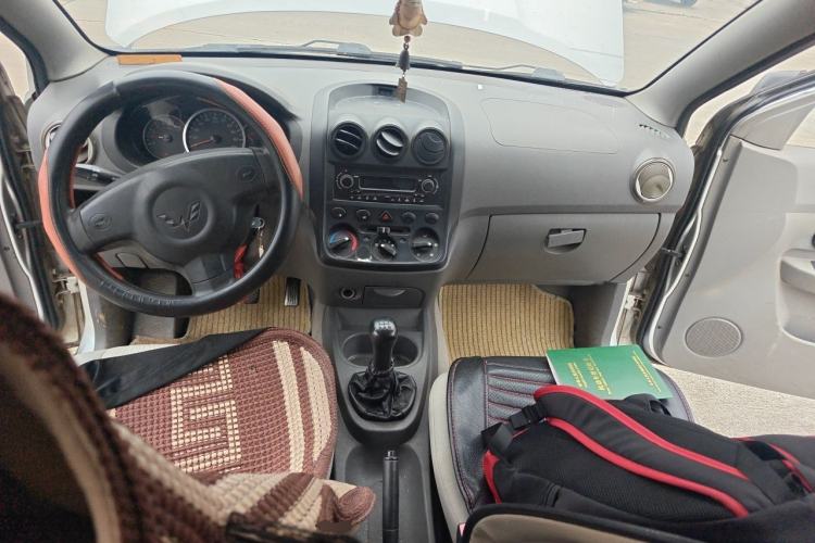 Used Wuling Hongguang 2010 1.2L Base Version China IV Standard Center Console