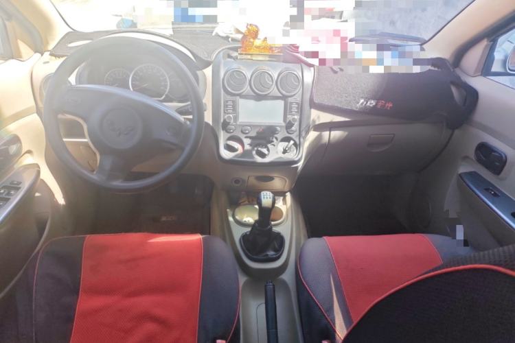 Used Wuling Hongguang 2010 1.4L Standard Version Center Console