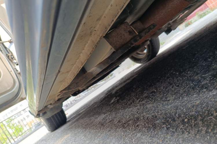 Used Wuling Hongguang 2010 1.2L Standard Version China IV Chassis Front Left