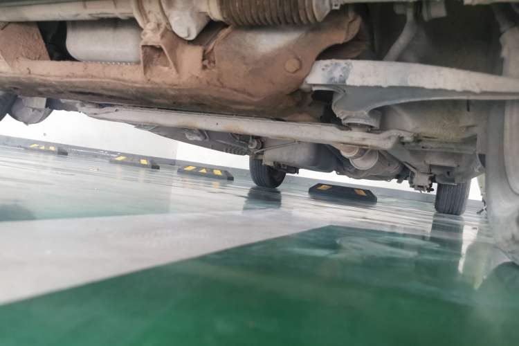 Used Wuling Hongguang 2010 1.4L Standard Version Chassis Front Left