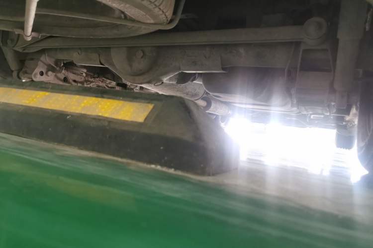 Used Wuling Hongguang 2010 1.4L Standard Version Chassis Rear Right