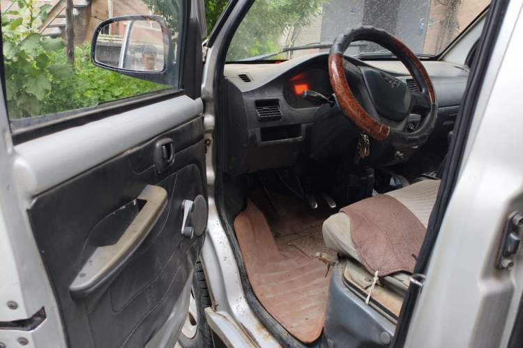 Used Wuling Hongguang 2010 1.2L Base Version China IV Standard Driver Seat