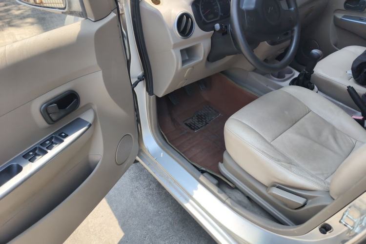 Used Wuling Hongguang 2010 1.2L Standard Version China IV Driver Seat