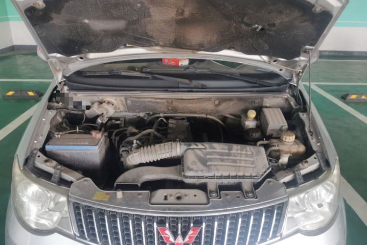Used Wuling Hongguang 2010 1.4L Standard Version Engine Bay