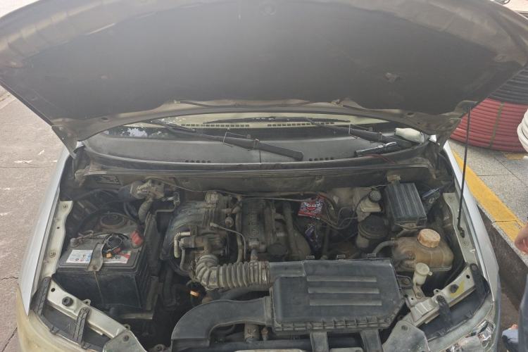 Used Wuling Hongguang 2010 1.2L Comfort Edition China IV Engine Bay