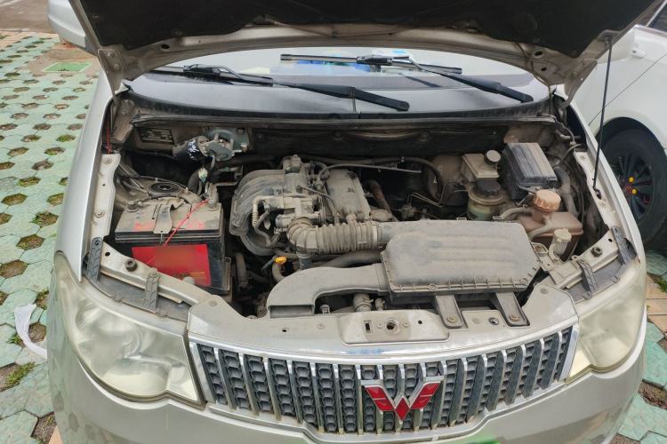 Used Wuling Hongguang 2010 1.2L Comfort Edition China IV Engine Bay