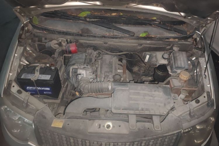 Used Wuling Hongguang 2010 1.2L Standard Version China IV Engine Bay