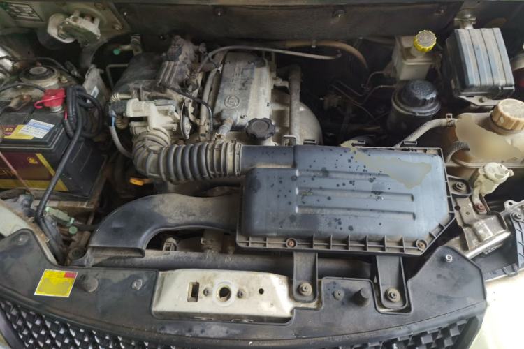 Used Wuling Hongguang 2010 1.2L Base Version China IV Standard Engine Bay