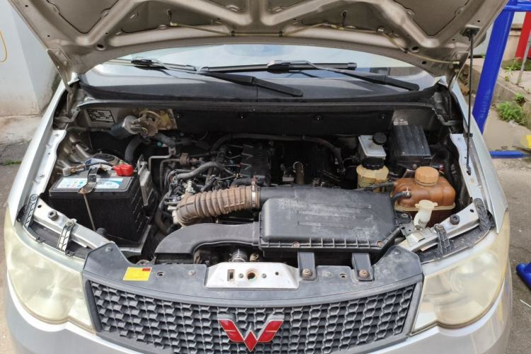 Used Wuling Hongguang 2010 1.4L Base Version Engine Bay
